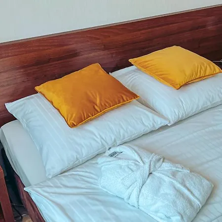 Aqua 3*
