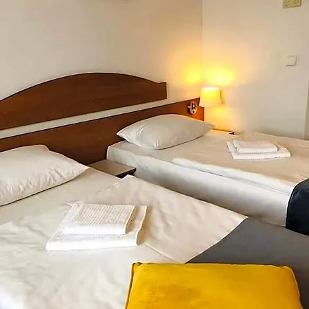 Aqua 3*